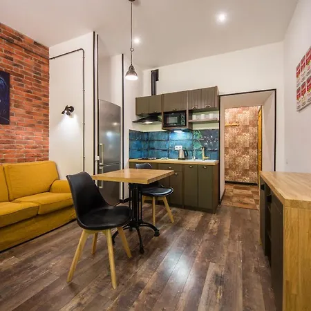 Self Check-In Apartments Near Landscape Alley Kyiv Exterior photo