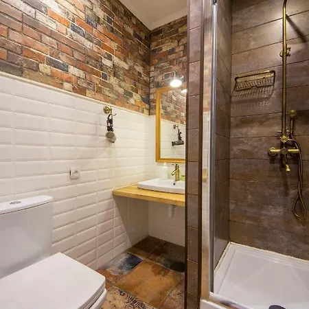 Self Check-In Apartments Near Landscape Alley Kyiv Exterior photo